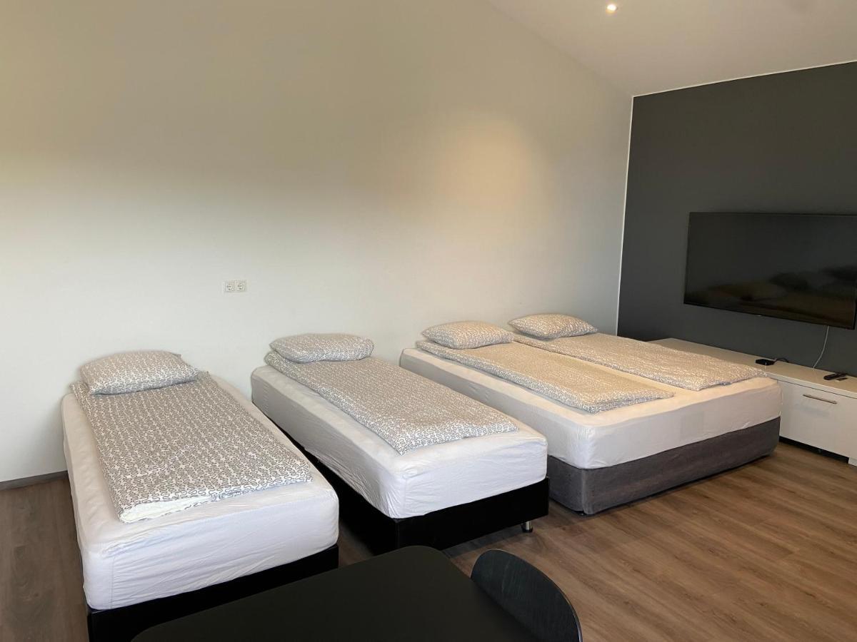 4 Person Room With Private Entrance And Bathroom Keflavík Eksteriør bilde